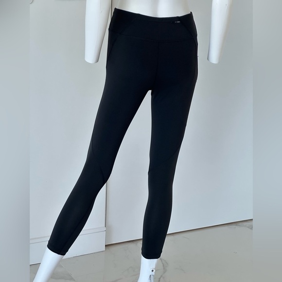 Nike running Dri Fit leggings size XS Black mesh and ventilation on the thigh. - Picture 5 of 9